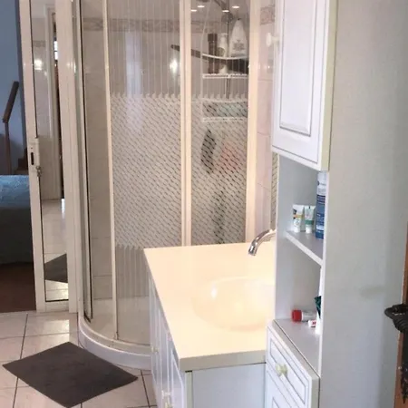 Homestay Prive Pres De Cergy Ableiges